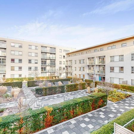 Lovely 1 Bed Apartment In Streatham ลอนดอน ภายนอก รูปภาพ