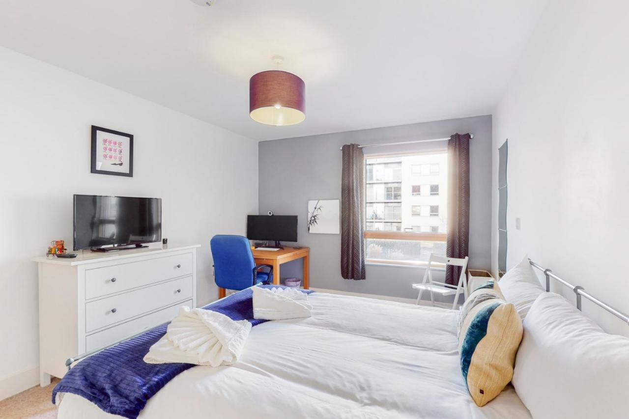 Lovely 1 Bed Apartment In Streatham ลอนดอน ภายนอก รูปภาพ